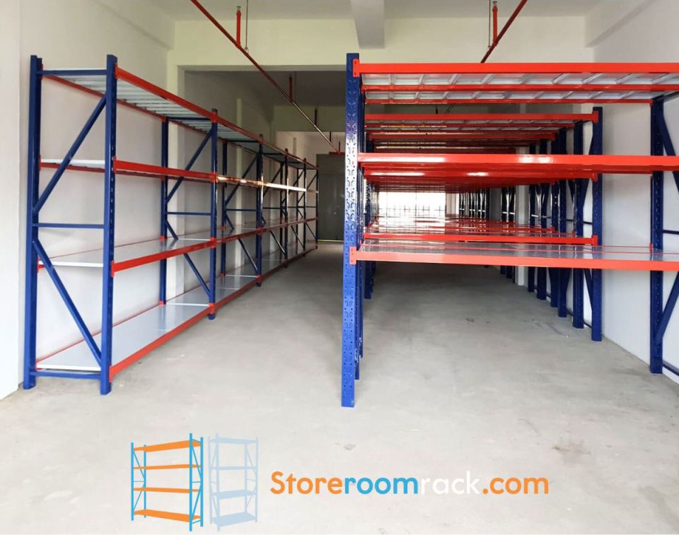 Warehouse racking — Multi-bay run, Mapletree warehouse